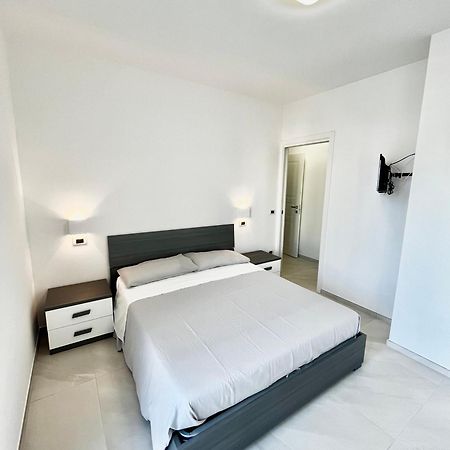 Sun Beach Apartment - New サン・ベネデット・デル・トロント エクステリア 写真